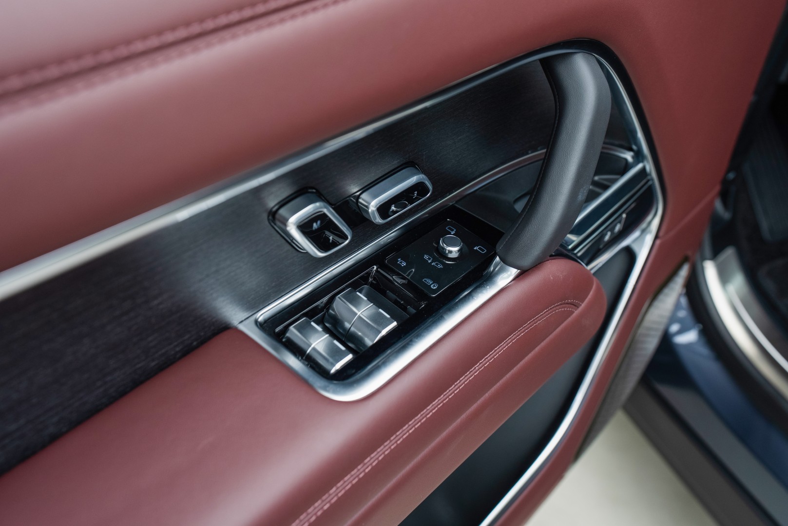 2025 RANGE ROVER P530 AUTOBIOGRAPHY LWB | MAIN DEALER WARRANTY 5 YEARS